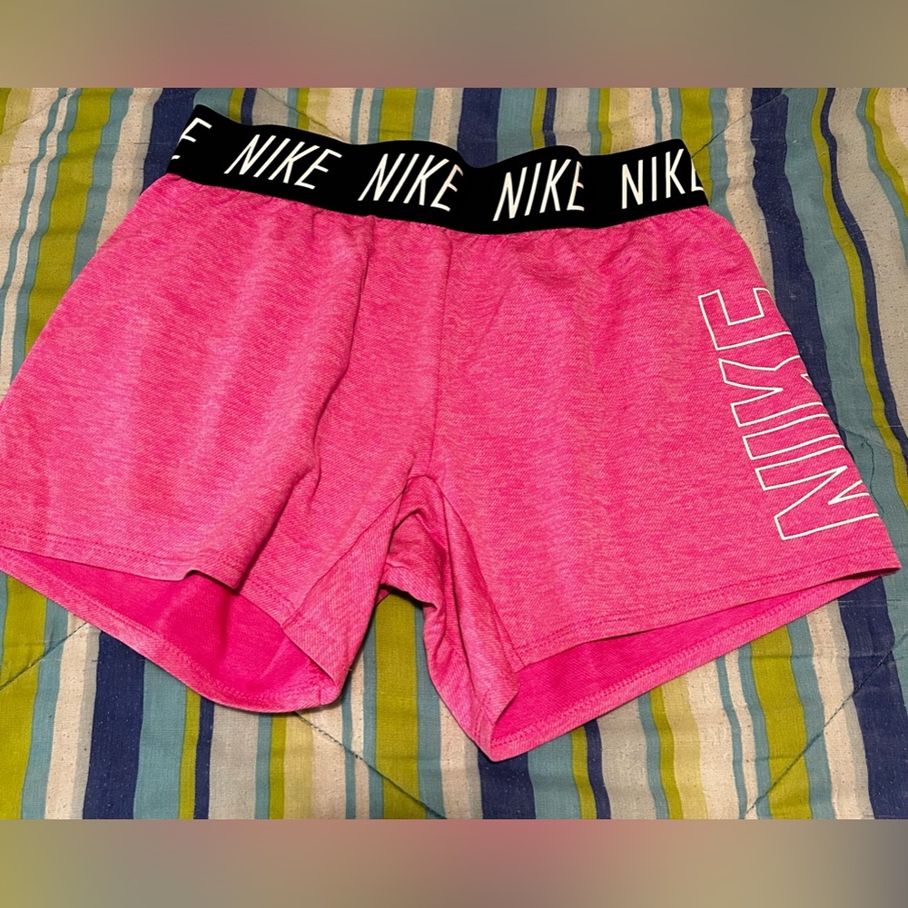 Nike Shorts - Picture 1 of 3